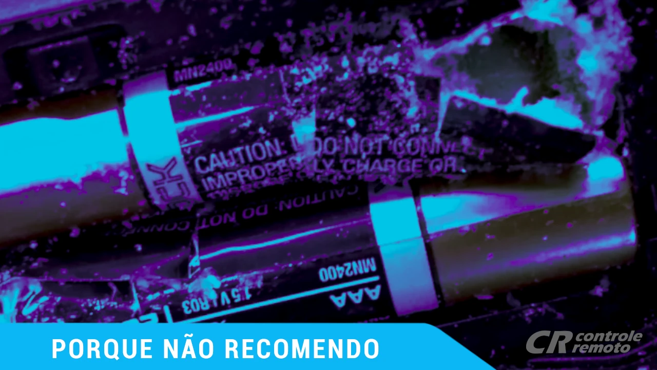 Vazamento do líquido alcalino das pilhas destroi controle remoto. Mesmo com uma pilha de uma marca famosa